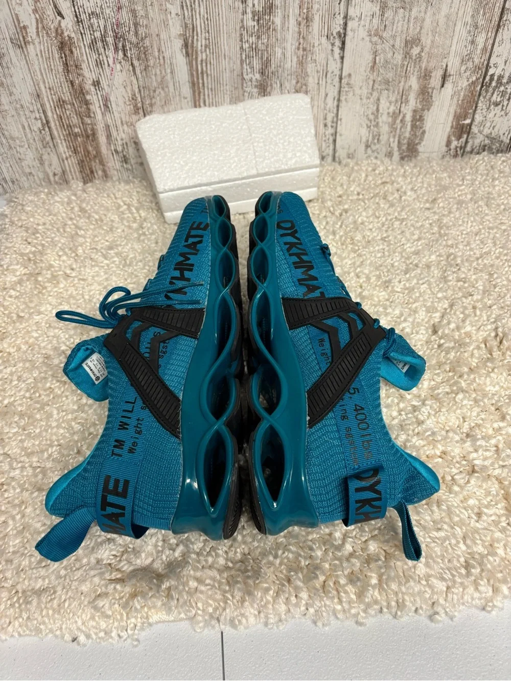 Men's Athletic Running Shoes in Teal and Black